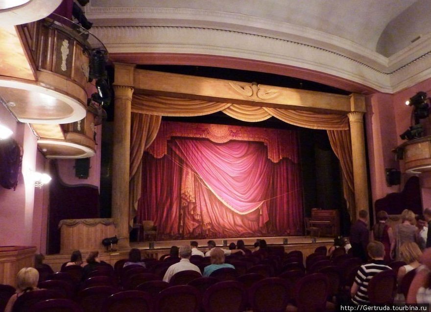 Театр имени Ленсовета