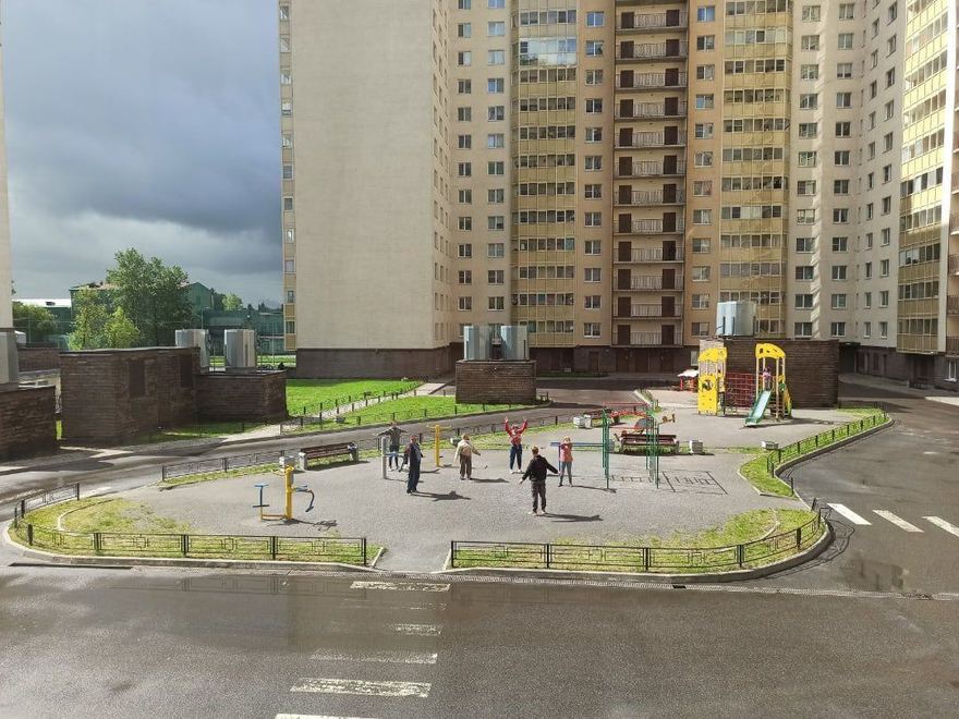 Проект «Зарядка с соседями» запущен в Петербурге и Ленобласти