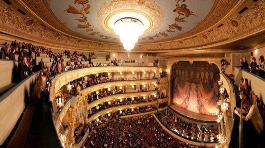 Петербургских старшеклассников обяжут посетить Мариинку