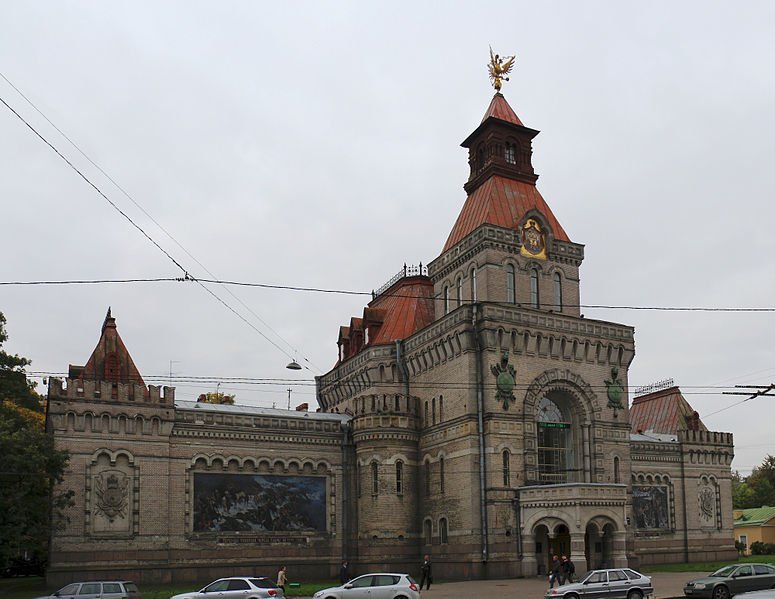 Станция метро «Чернышевская» — Государственный мемориальный музей А. В. Суворова