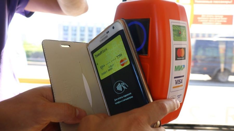 Оплачивать проезд банковской картой можно на 18 автобусных маршрутах