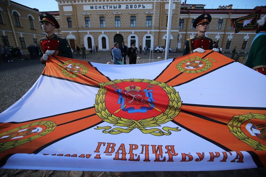 Рождение гвардии. Боевое Знамя Семеновского полка. День Российской гвардии. Знамя гвардии. Семеновский полк Знамя.