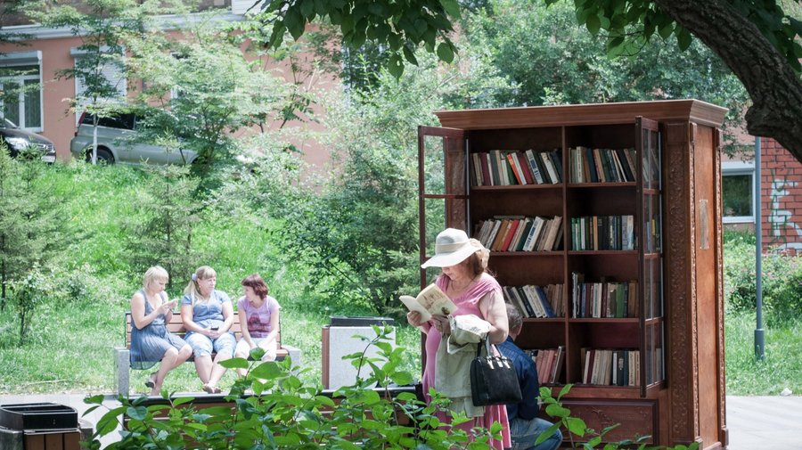 На Исаакиевской площади поставят книжные шкафы