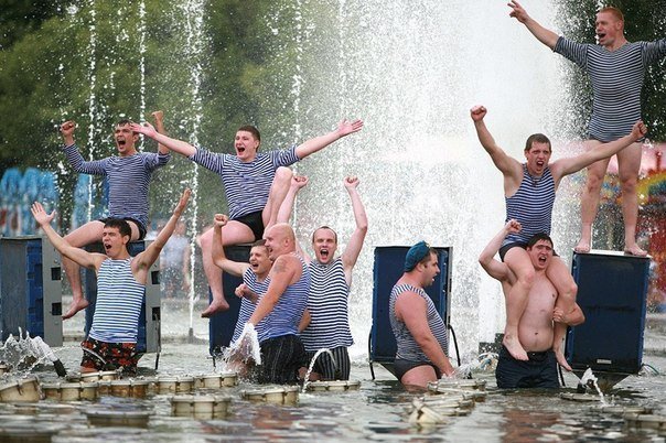 В Петербурге построят фонтан для купания десантников