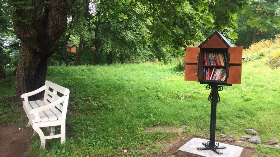 В «Монрепо» появился чудесный домик для книг