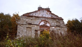 Прогулка по разрушенным церквям и храмам Ленинградской области