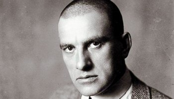 Прогулка по Петербургу Маяковского