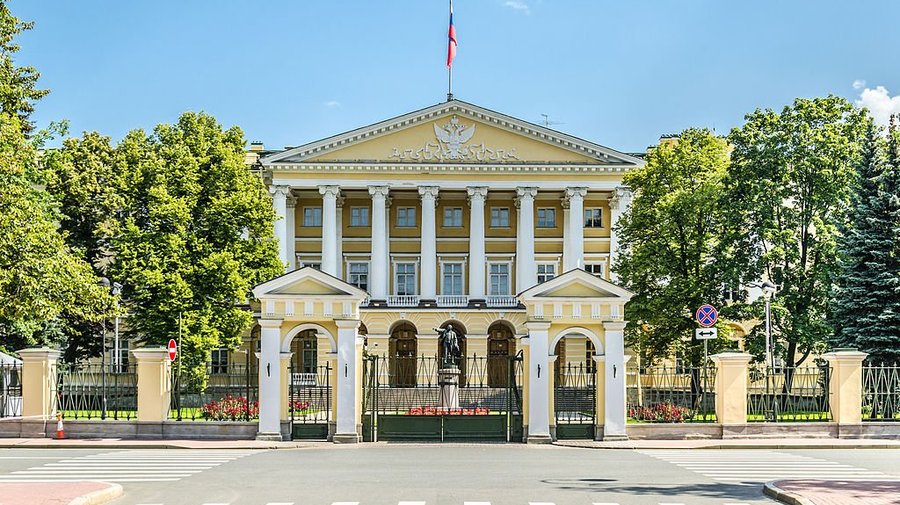 Смольный институт
