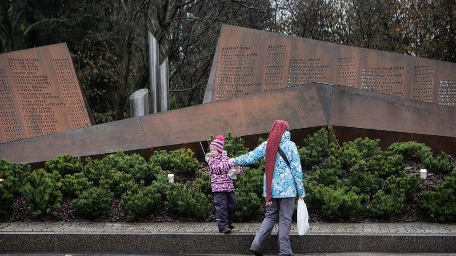 Фоторепортаж: в Ленобласти открыли «Сад памяти», посвящённый жертвам крушения на Синае