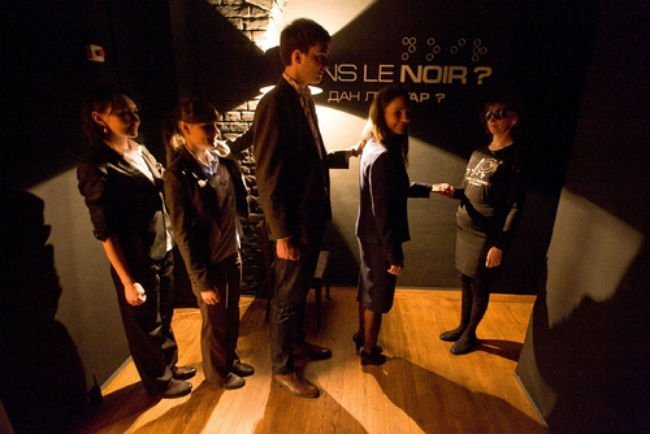 Dans Le Noir?