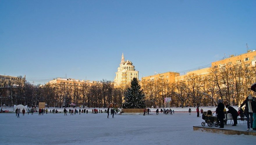 Каток на Патриарших прудах откроется в конце декабря