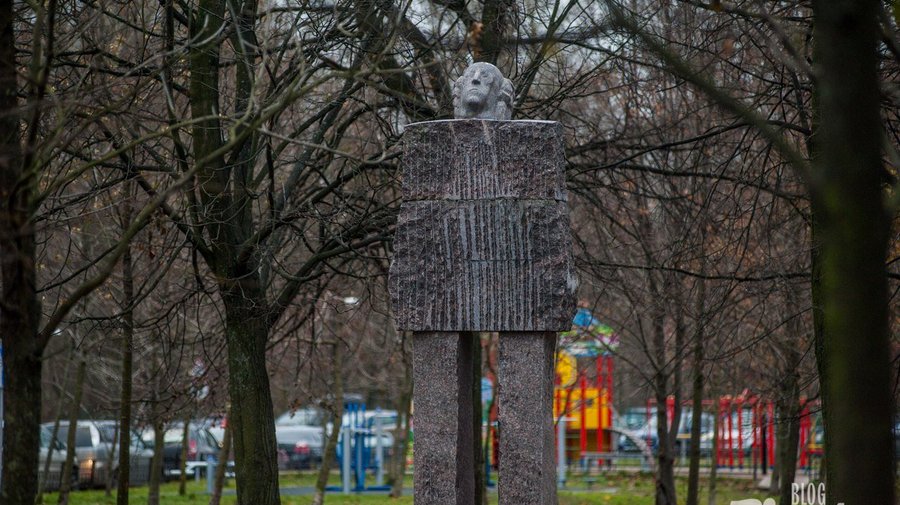 Памятник Иосифу Бродскому
