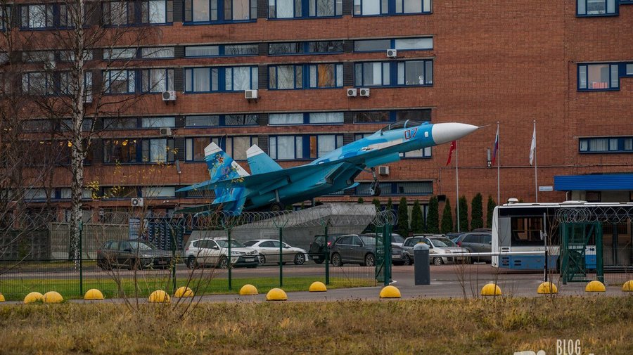 Истребитель СУ-27
