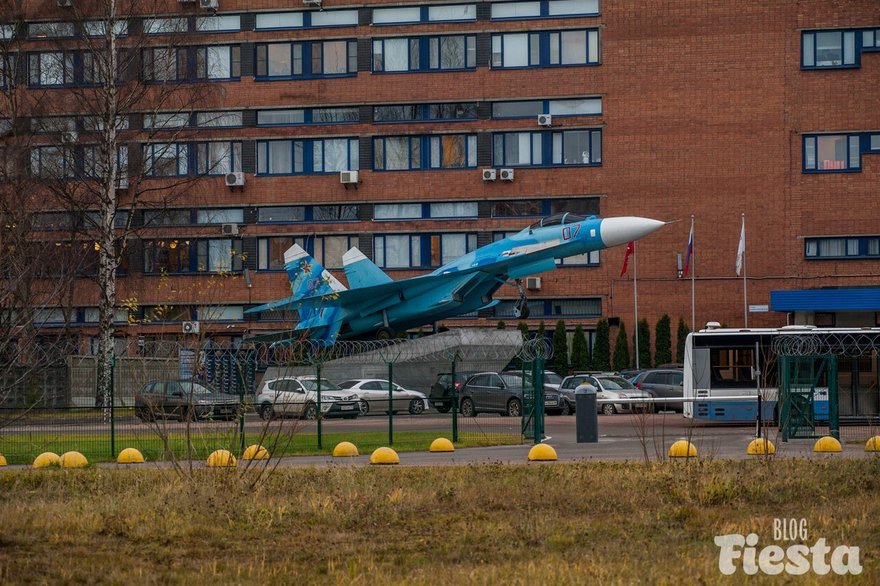 Истребитель СУ-27