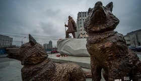 Первый в России памятник всем полярникам