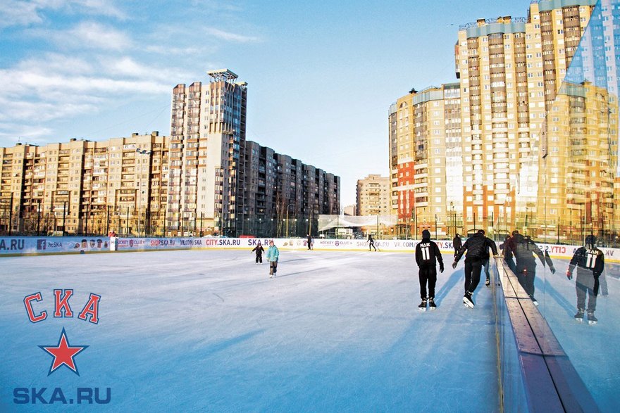 Каток на свежем воздухе открыли в «Хоккейном городе» СКА