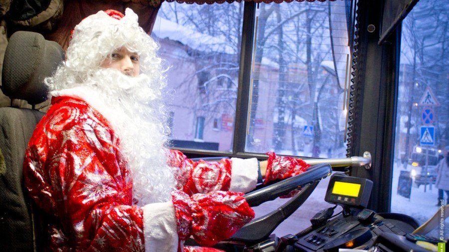 В новогоднюю ночь по Петербургу можно будет прокатиться на 11 автобусах