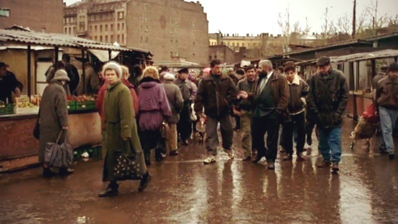 Данила всё же находит брата, тот даёт ему денег на аренду комнаты. Найдя жильё, Данила получает заказ от брата — убить Чечена, который держит рынок. Герой обстоятельно готовится к событию, изучает способы отхода с места преступления.