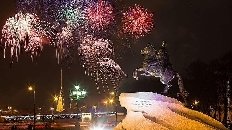 Запускать фейерверки в Петербурге разрешили на 28 площадках