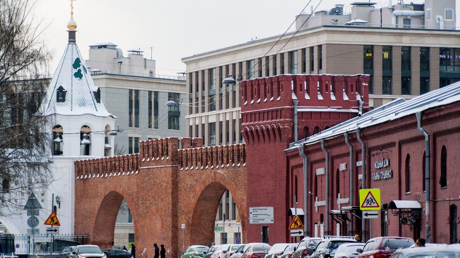 Крепостная стена в центре города