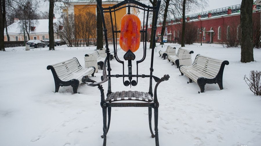 12 стульев