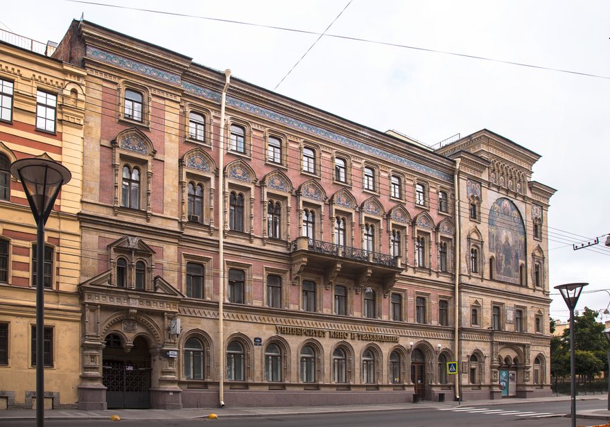 Пять храмов Петербурга, сменивших имидж