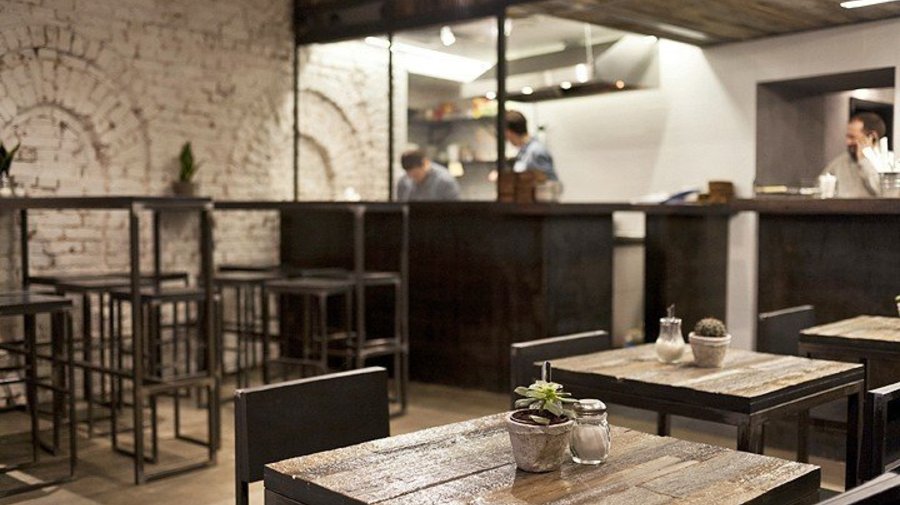 http://gorod.afisha.ru/eating/restoran-crabs-are-coming-barbershop-barba-kooperativ-propitanie/