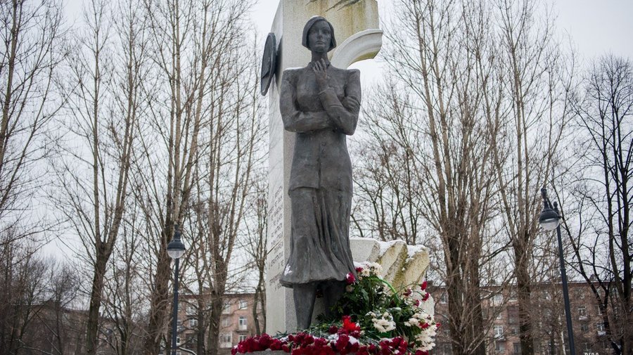 Памятник Ольге Берггольц 