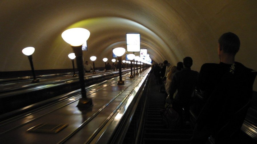 В Петербургском метрополитене объяснили, почему подземка закрывается по ночам