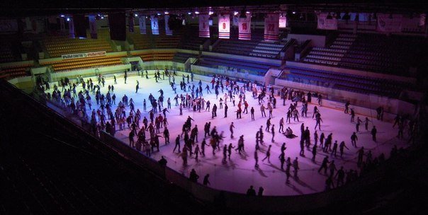 Ночные катания на коньках: