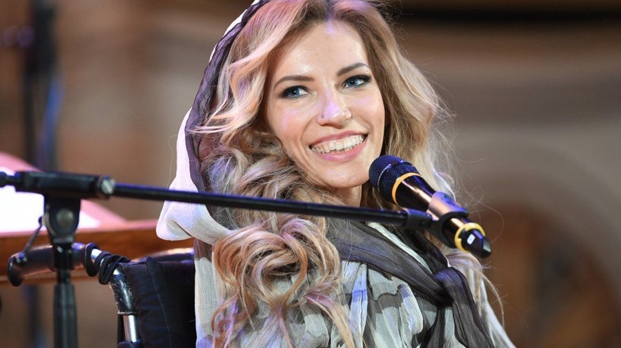 Юлия Самойлова, не попавшая на «Евровидение-2017», представила песню, с которой выступит на конкурсе в этом году