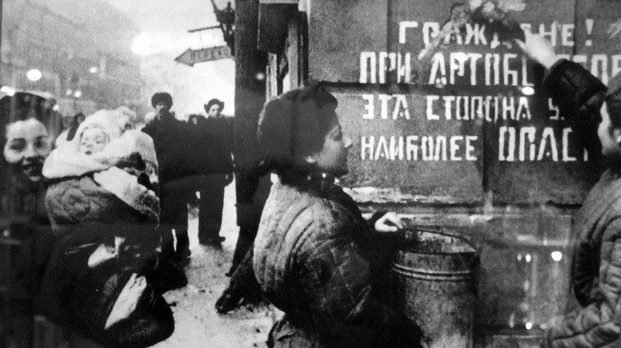 Петербуржцы смогут бесплатно обновить фото предков, переживших блокаду