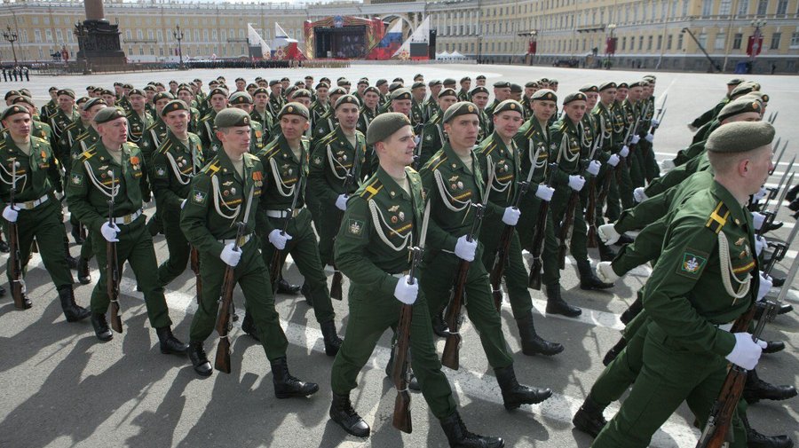 Репетиции парада Победы на Дворцовой площади начнутся в апреле