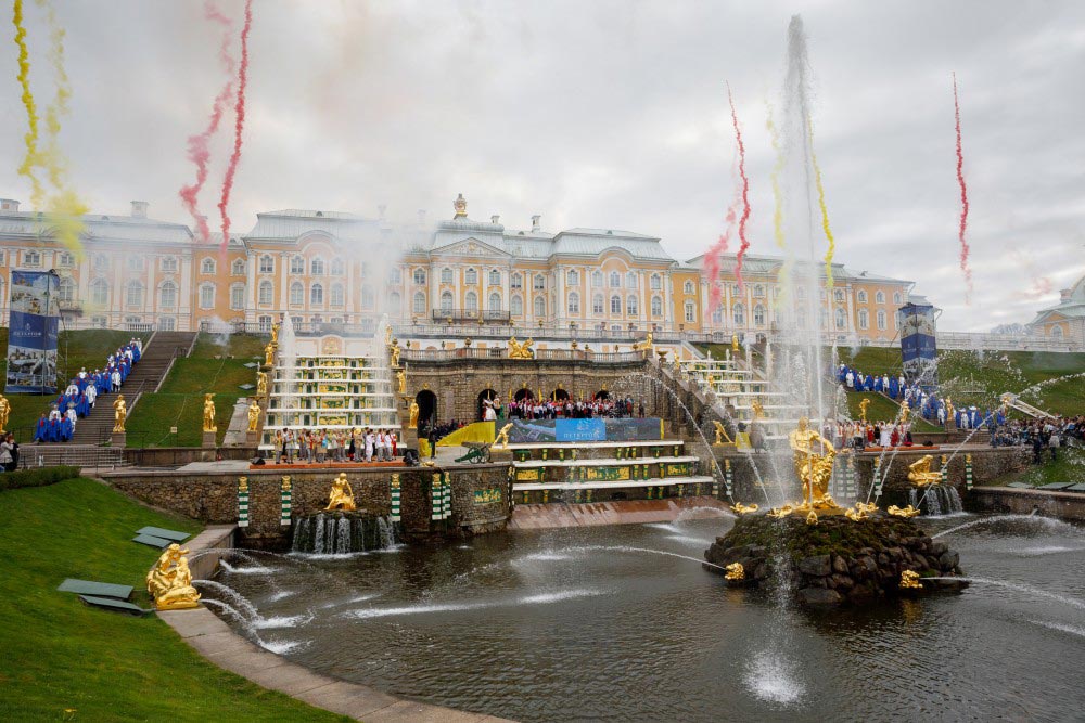 Праздничное открытие фонтанов в Петергофе — 2018