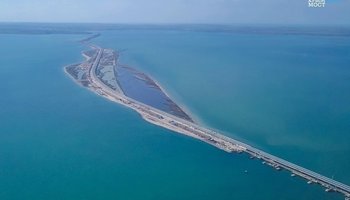 Крымский мост принимает первые автомобили