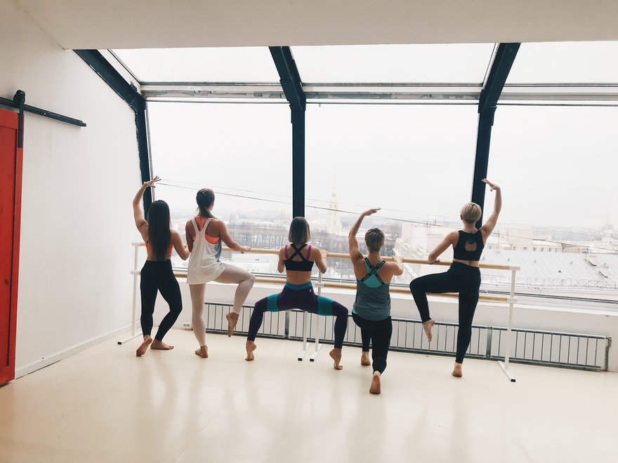 Body school. Лотта Берк боди балет. Хореография Эстетика. Боди балет Эстетика. Вид фитнеса barre.