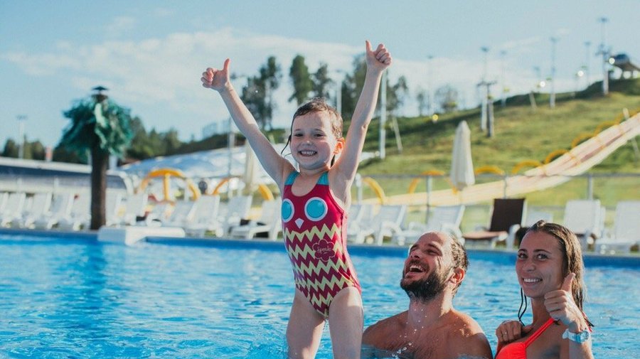 Искупаться в нескольких бассейнах можно на курорте «Охта Парк» 
