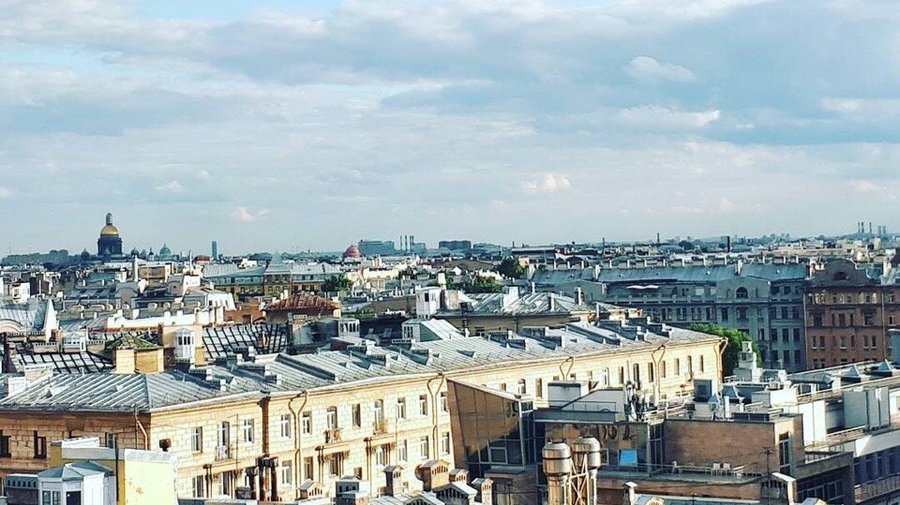 На городских крышах в июле организуют показы кино, спектакли, концерты и мюзикл