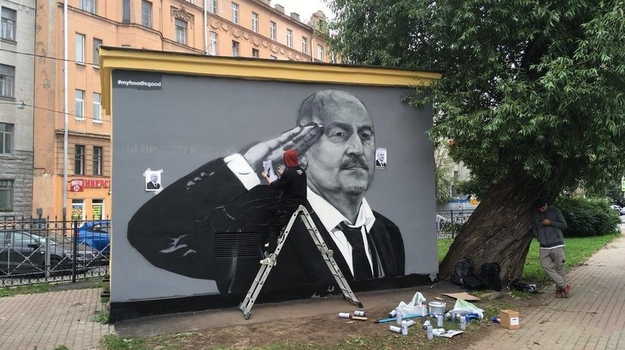 Новые граффити Черчесова с воинским приветствием появились в Петербурге