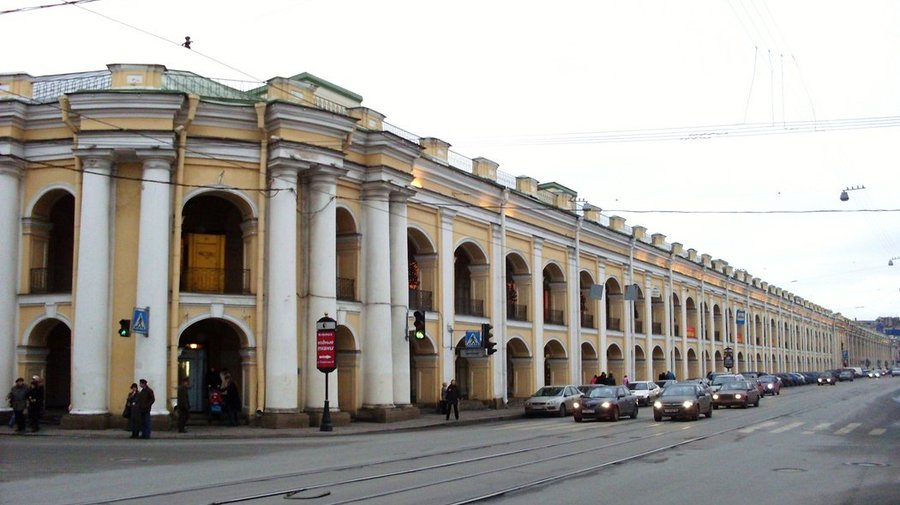 15:30 — Гостиный двор