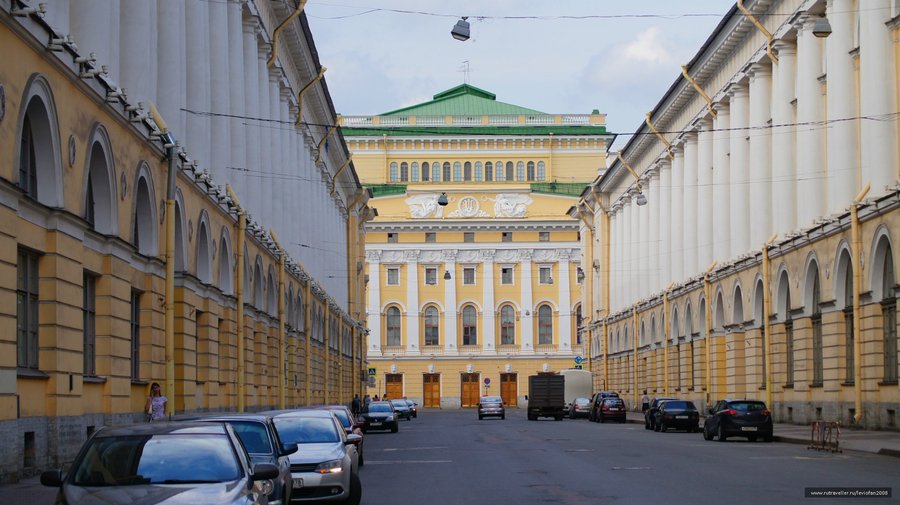 16:30 — Улица Зодчего Росси 
