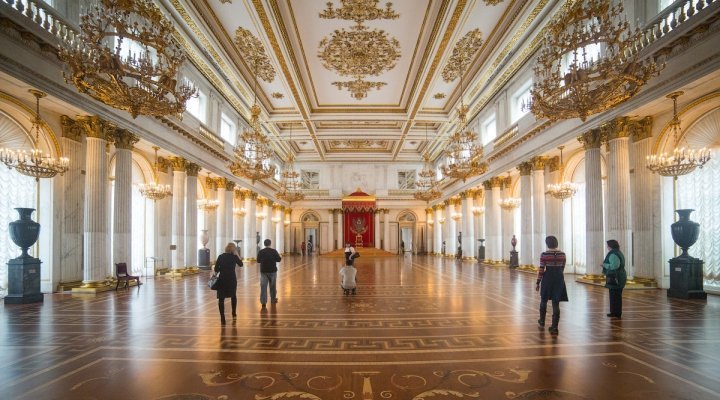Также в некоторых музеях есть особые бесплатные дни для всех посетителей и льготников: