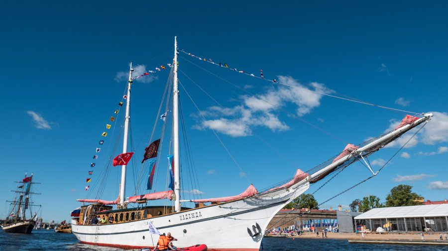 Петербуржцы смогут подняться на борт двух красивейших парусников