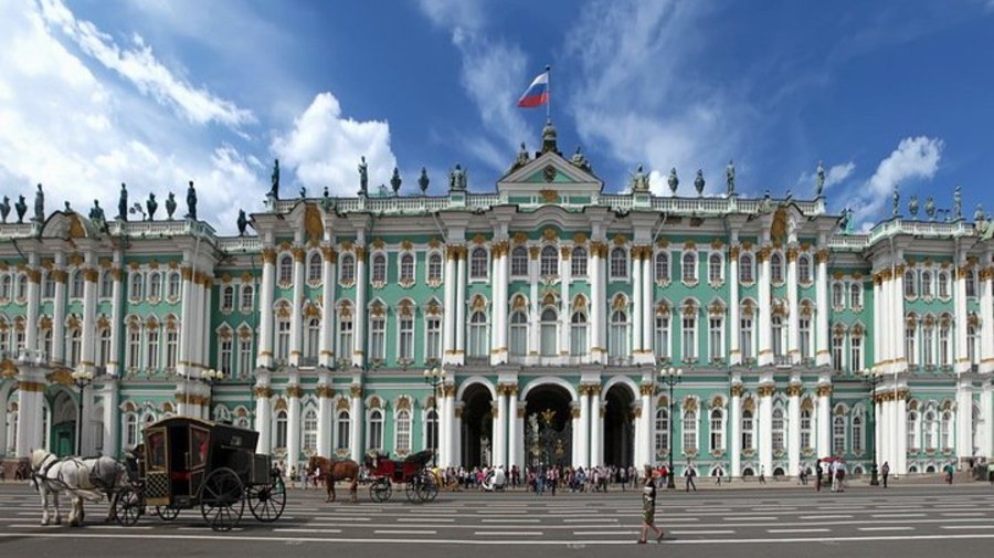Эрмитаж объявил конкурс на создание авторских принтов для дизайнерской одежды и аксессуаров