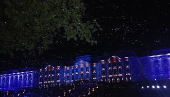 Петергоф поразил петербуржцев осенним праздником фонтанов
