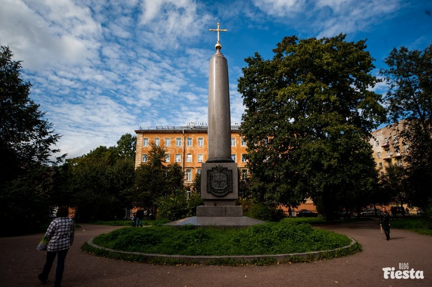 Памятник лейб-гвардии Семёновскому полк Введенский сквер