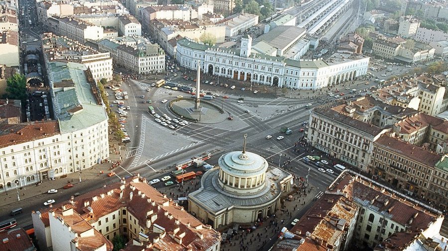 На станции метро «Площадь Восстания» увеличат число эскалаторов и проведут реконструкцию