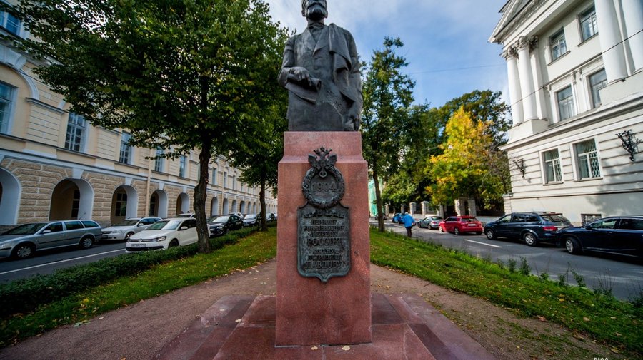 Памятник И. П. Павлову