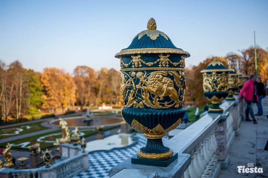 Большой дворец в петергофе фасад. Grand palace in peterhof. Большой дворец в петергофе растр. Украшение петергофа. Музей екатерининский корпус в петергофе.