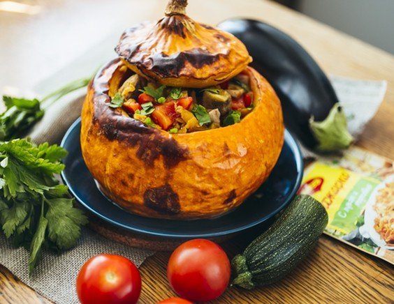 Тыква, фаршированная курицей